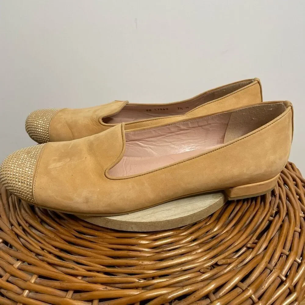 Stuart Weitzman Lingo Slip On Loafer 7.5 Beige Nubuck Nailhead Cap Toe Shoe Tan
